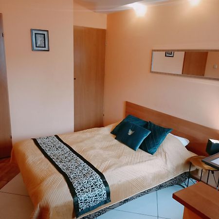 "Vanilla" Pokoje I Apartamenty Nad Brzegiem Jeziora โอคุนินกา ภายนอก รูปภาพ
